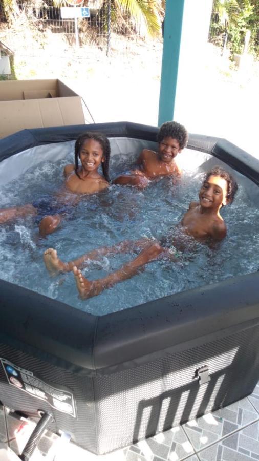 La Kay'Loulou Avec Spa Et Piscine Saint-Pierre Exterior foto